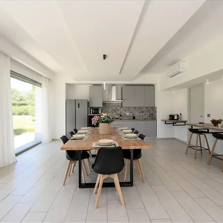 Holiday home Persea