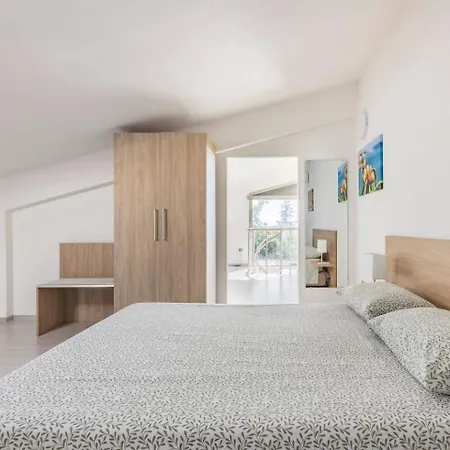 Holiday home Persea Santa Venerina